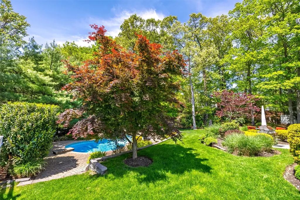 21 Coventry Lane Smithtown NY 11787