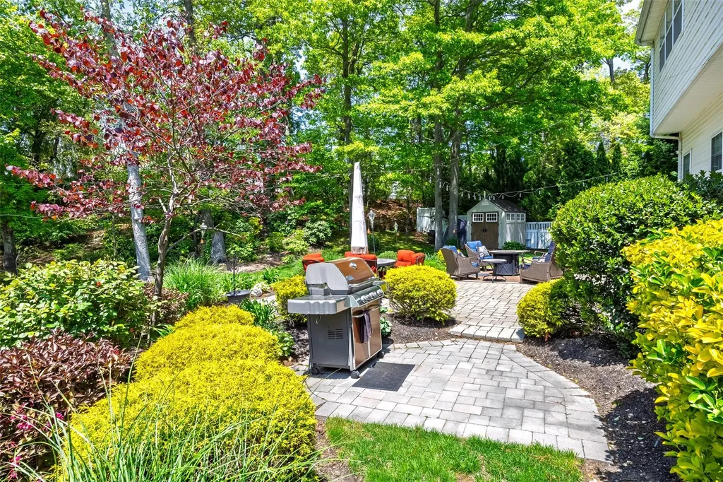21 Coventry Lane Smithtown NY 11787