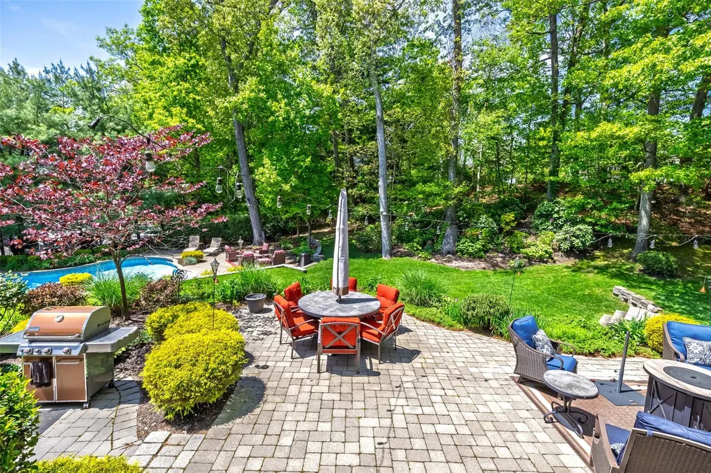 21 Coventry Lane Smithtown NY 11787