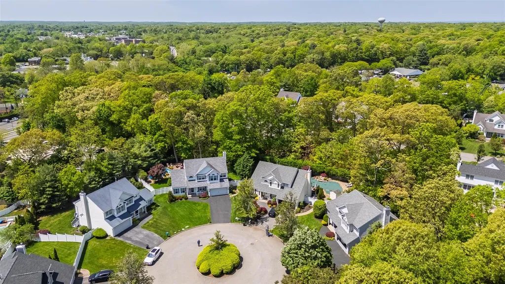 21 Coventry Lane Smithtown NY 11787