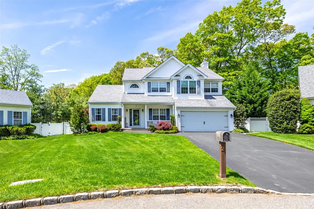 21 Coventry Lane Smithtown NY 11787