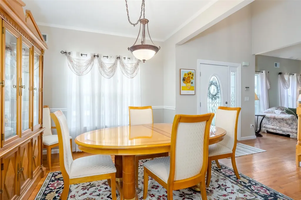 21 Coventry Lane Smithtown NY 11787