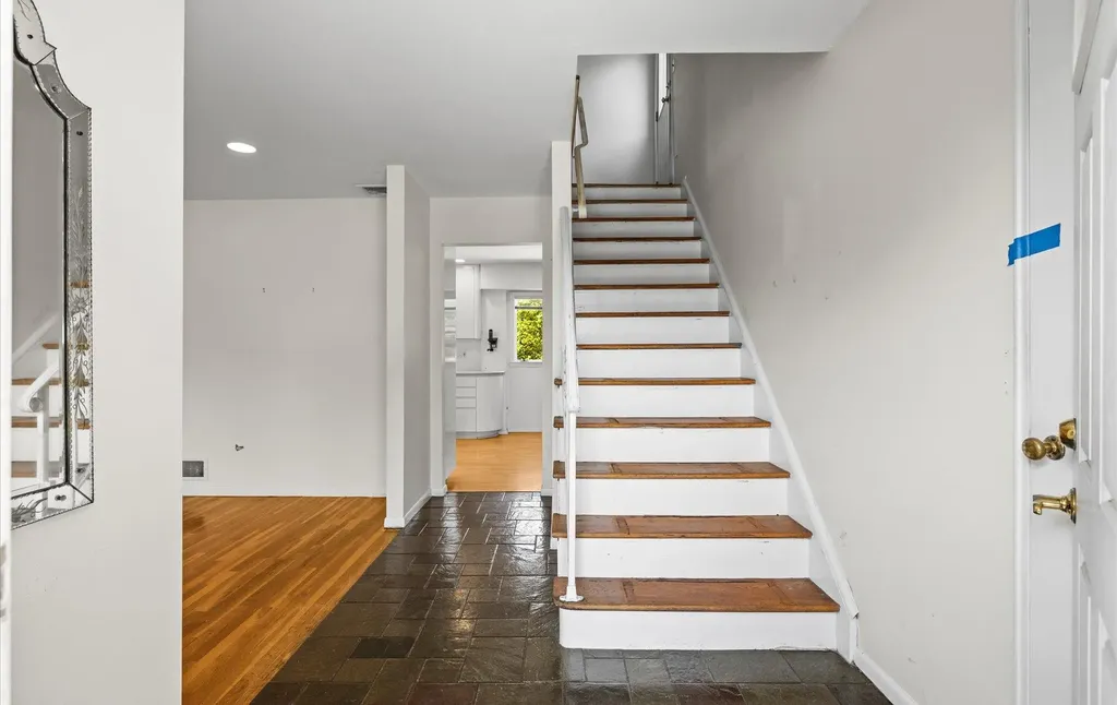 114 Schoharie Drive Jericho NY 11753
