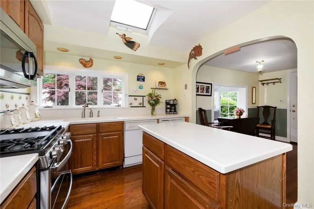 6 Fairmont Avenue Pearl River NY 10965