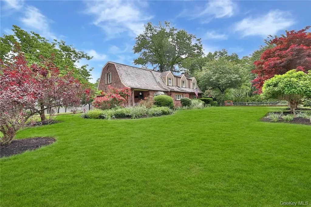 6 Fairmont Avenue Pearl River NY 10965