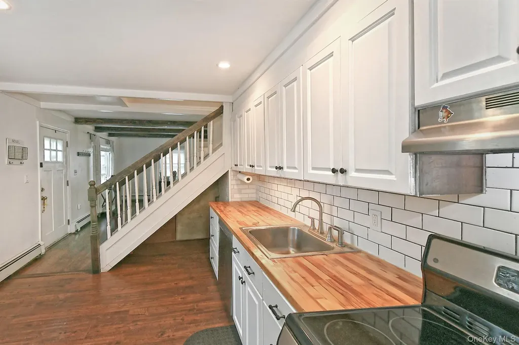 133 Spring Lane Levittown NY 11756