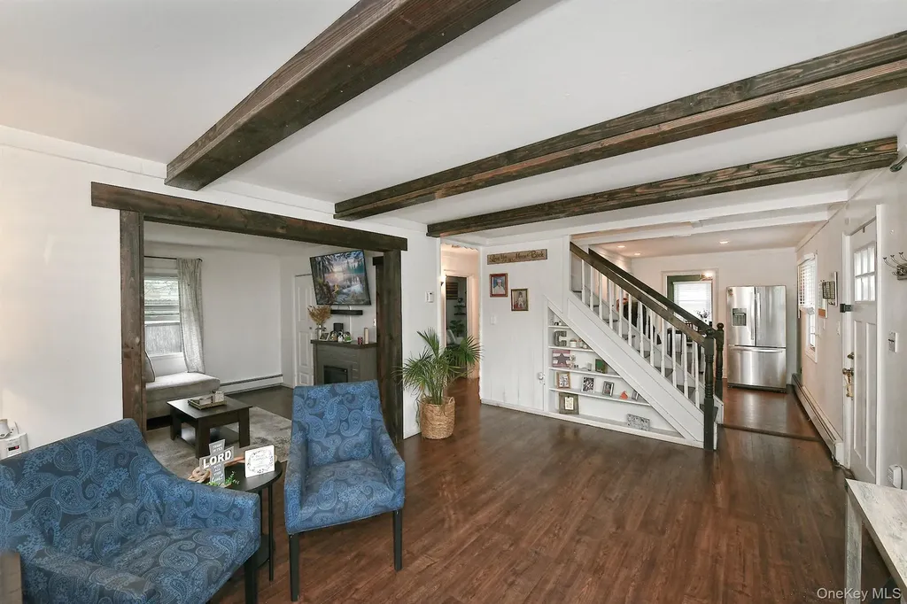 133 Spring Lane Levittown NY 11756