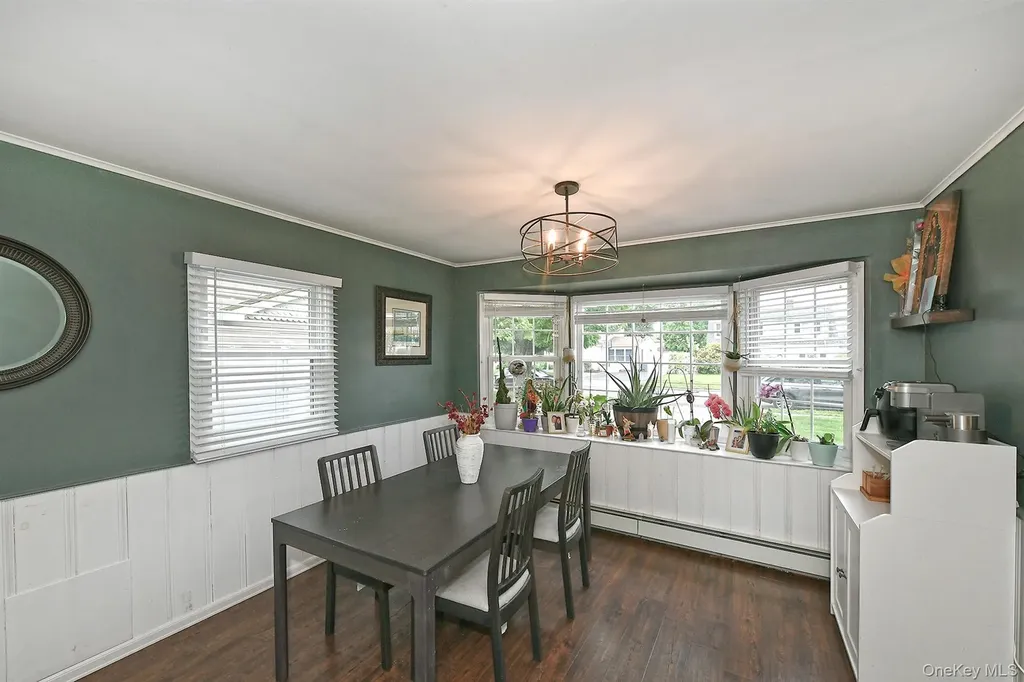 133 Spring Lane Levittown NY 11756