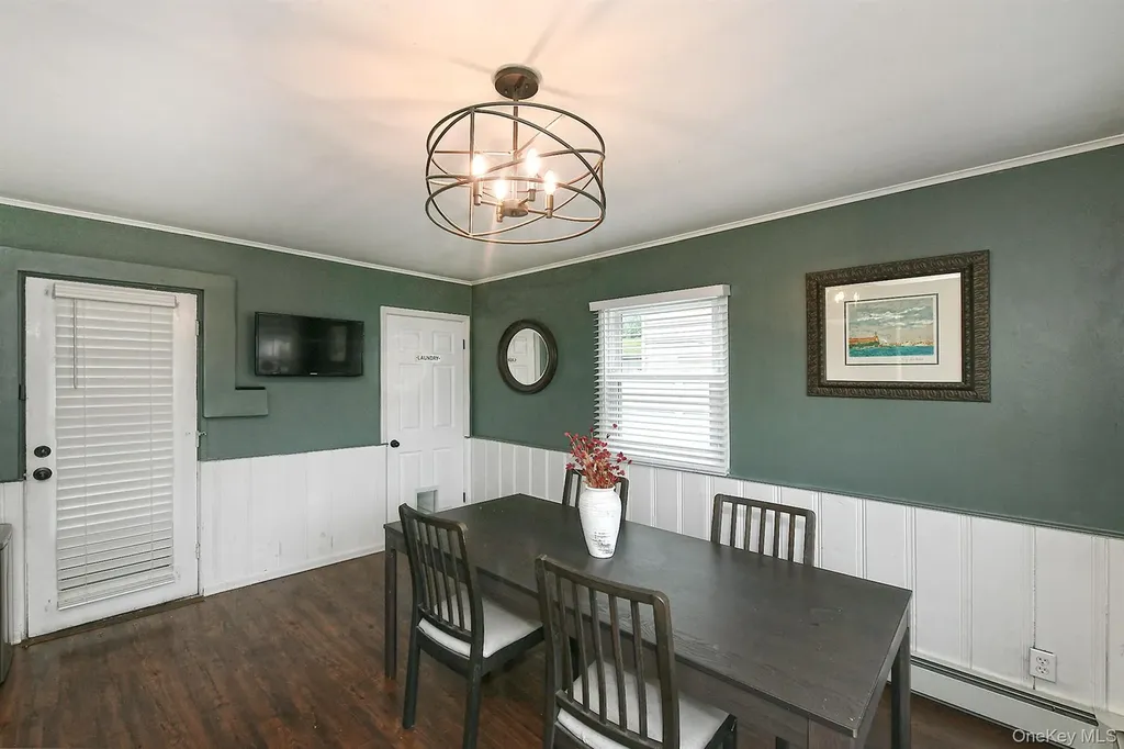 133 Spring Lane Levittown NY 11756