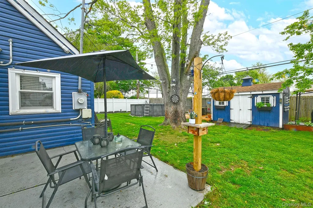 133 Spring Lane Levittown NY 11756