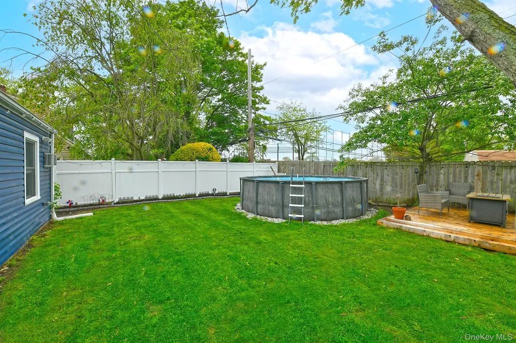 133 Spring Lane Levittown NY 11756