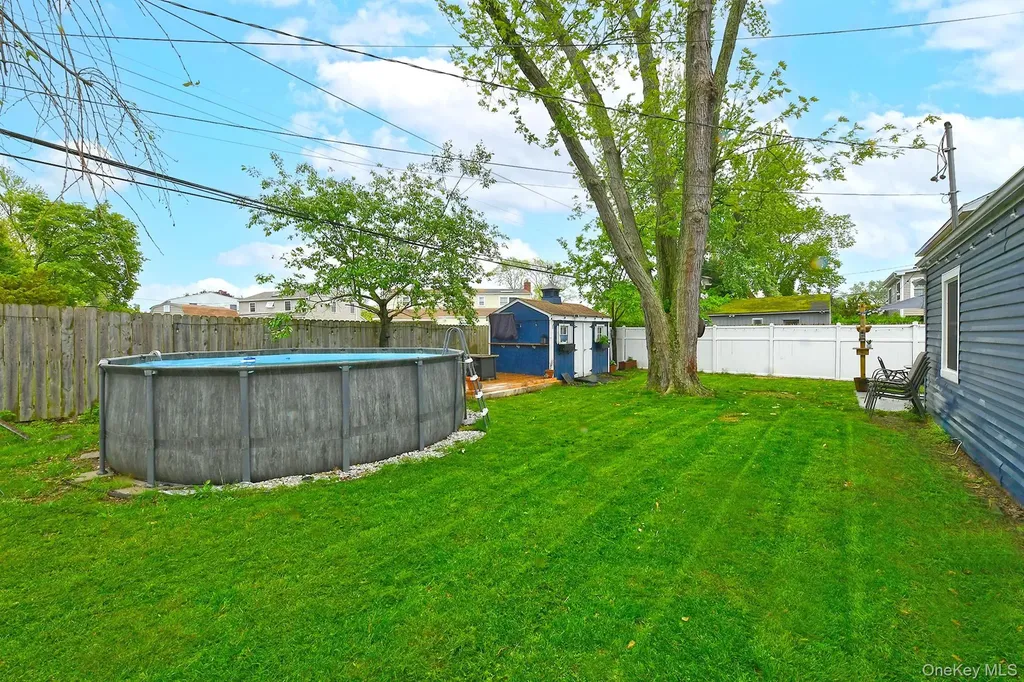 133 Spring Lane Levittown NY 11756