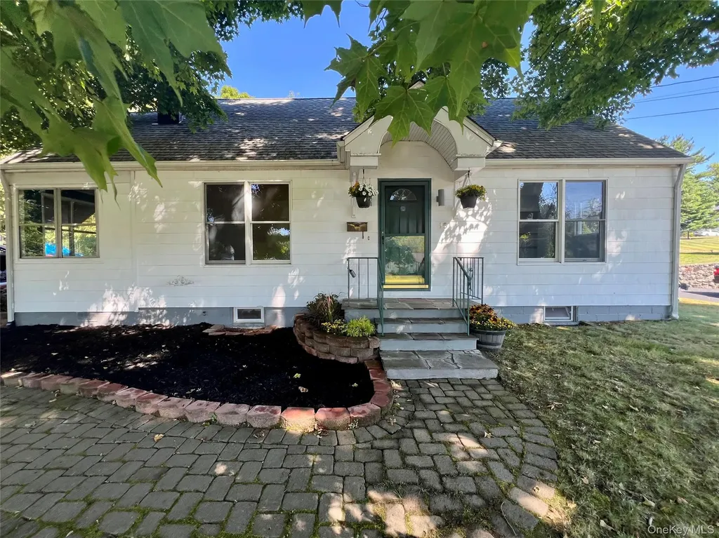 15 Scanlon Avenue Florida NY 10921