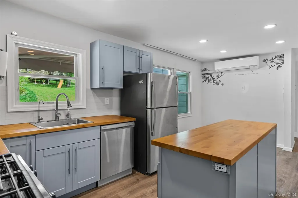 15 Scanlon Avenue Florida NY 10921