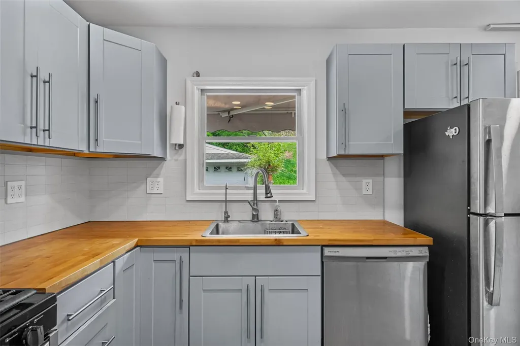 15 Scanlon Avenue Florida NY 10921