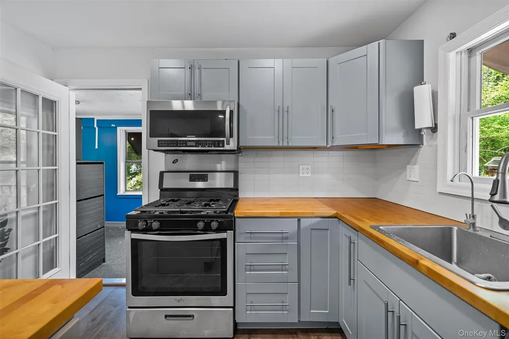 15 Scanlon Avenue Florida NY 10921