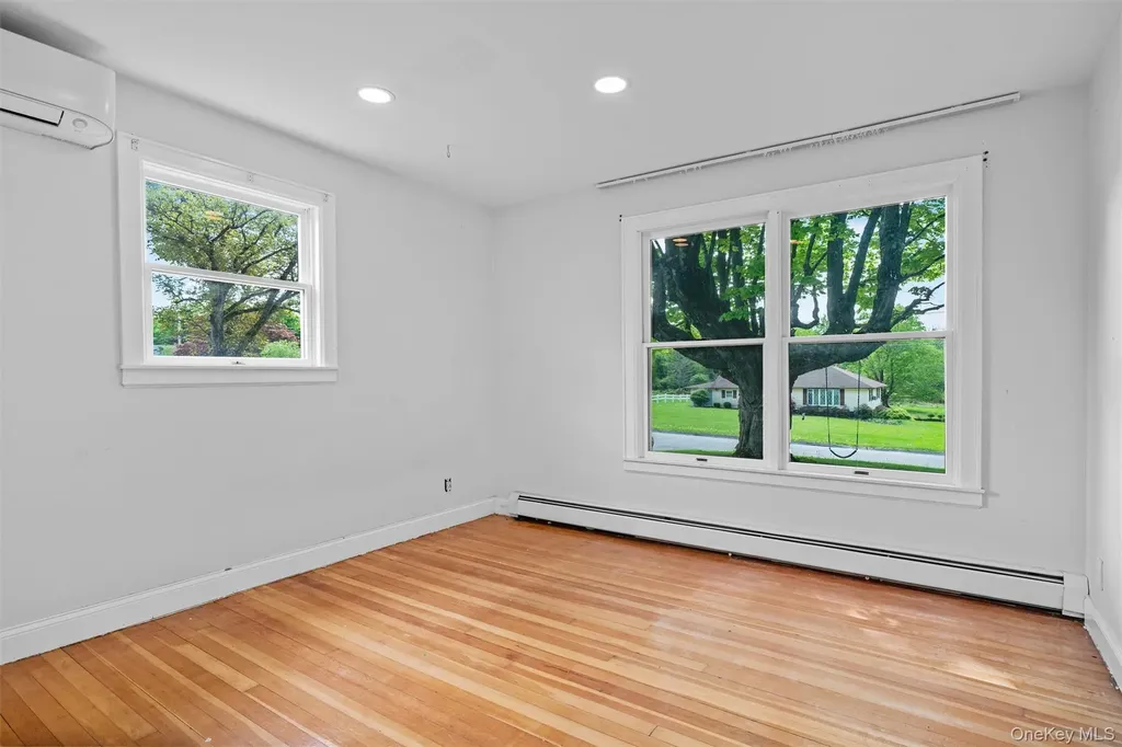 15 Scanlon Avenue Florida NY 10921