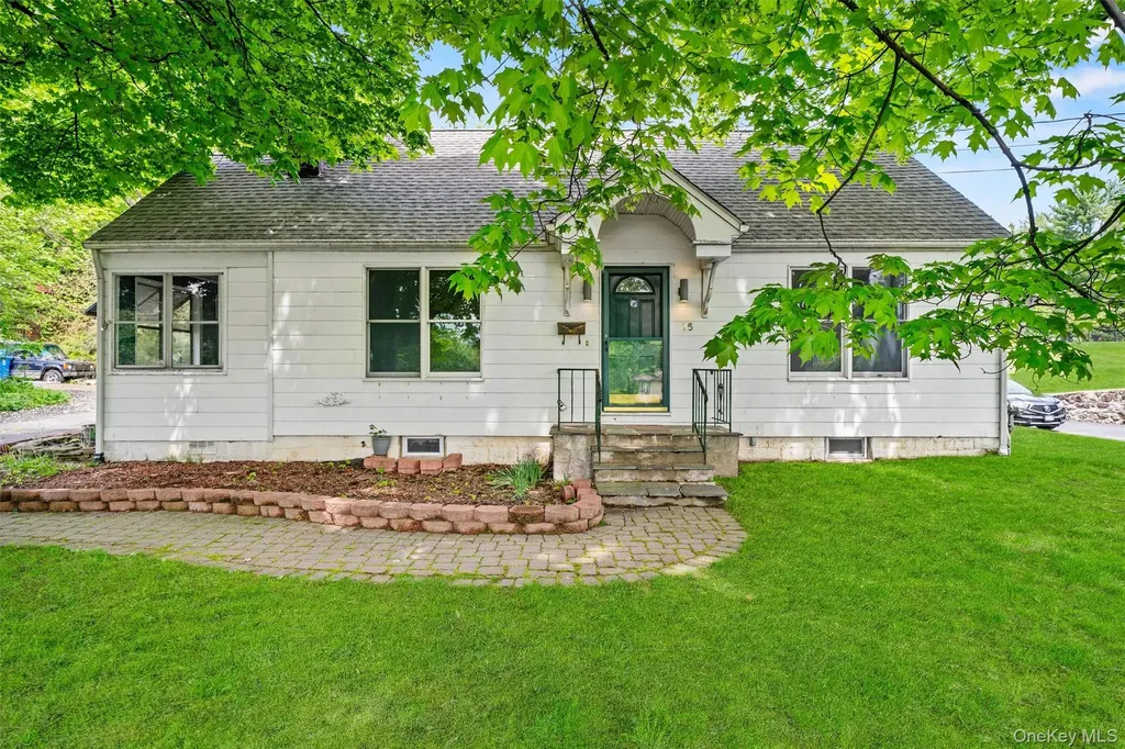 15 Scanlon Avenue Florida NY 10921