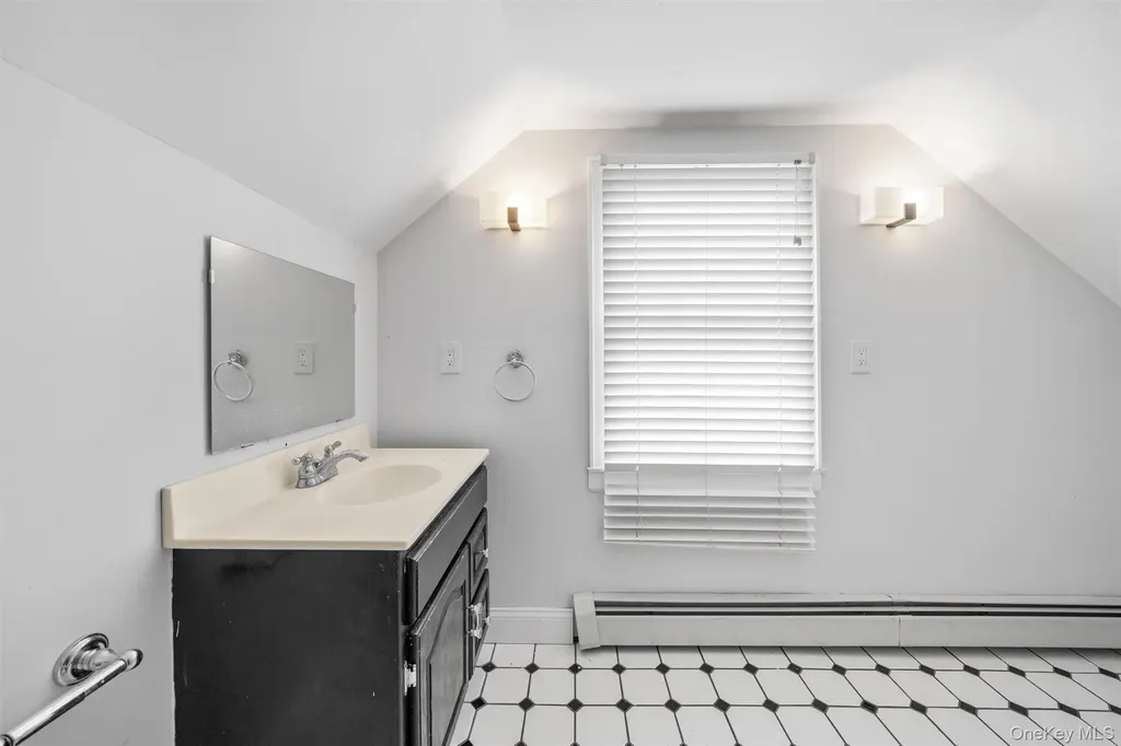 15 Scanlon Avenue Florida NY 10921