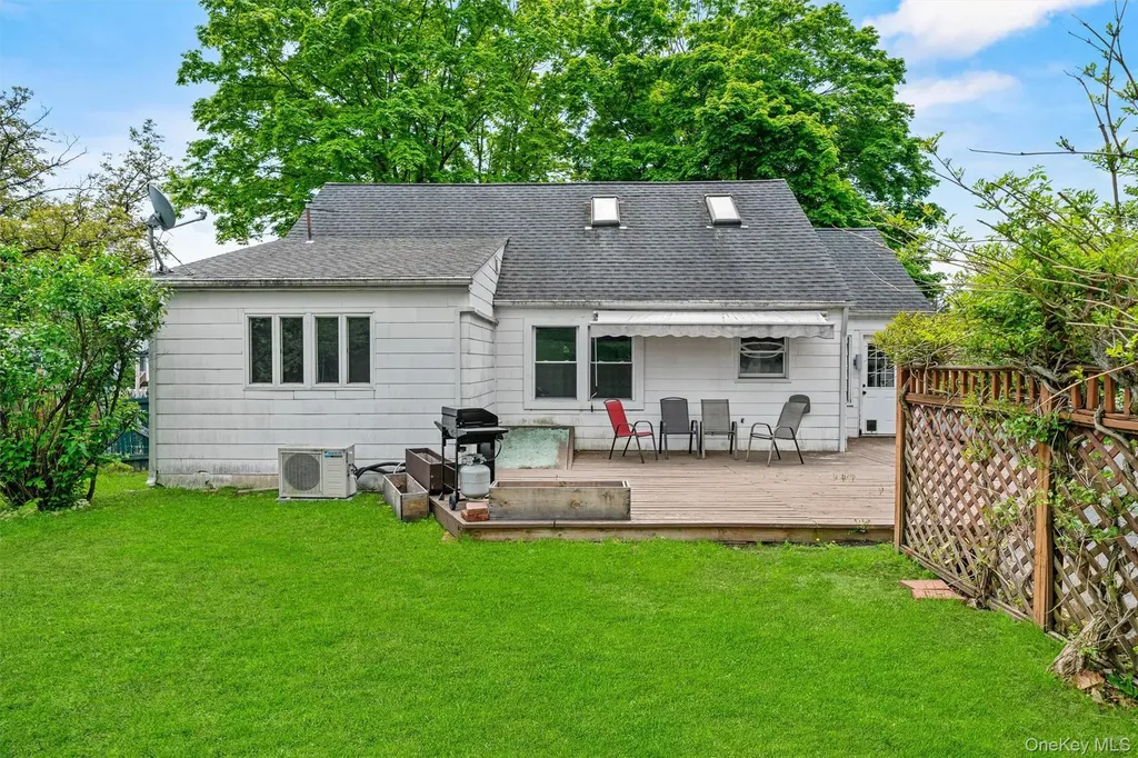 15 Scanlon Avenue Florida NY 10921
