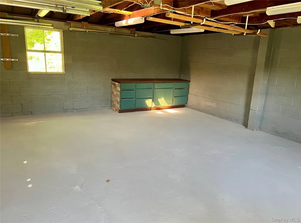 15 Scanlon Avenue Florida NY 10921