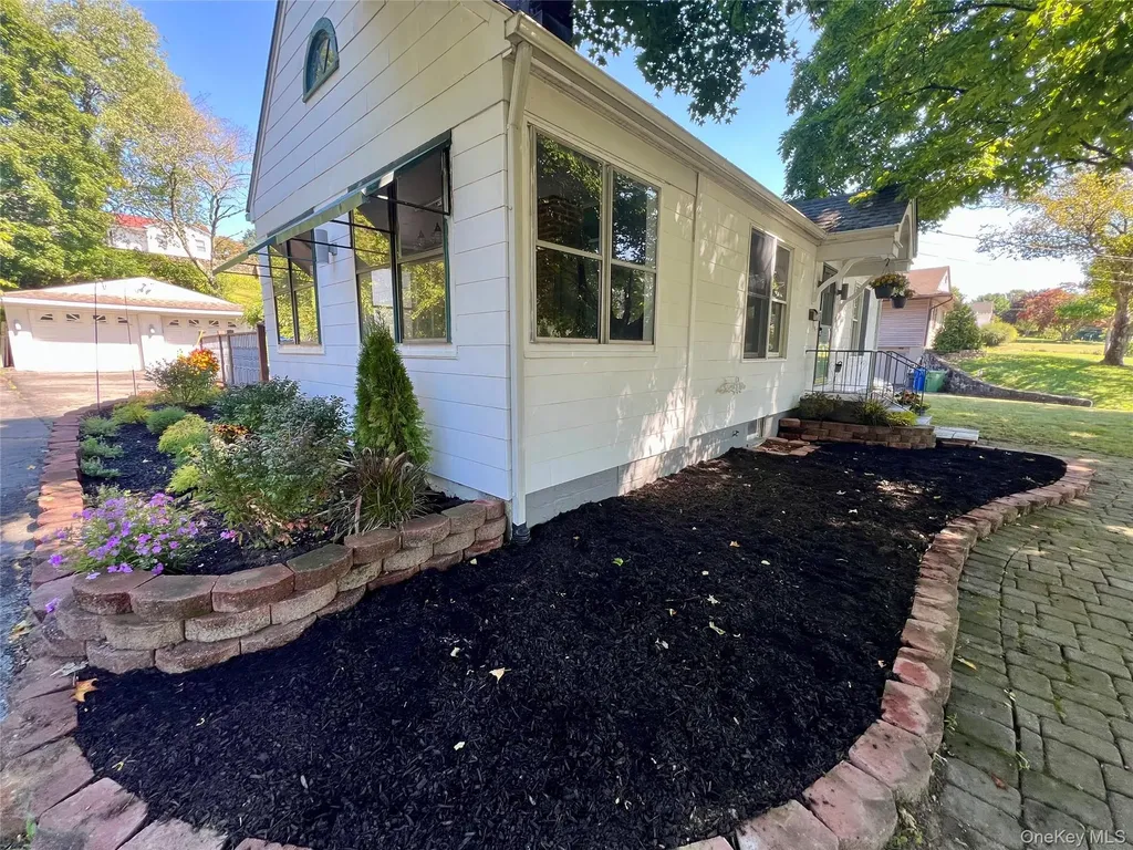 15 Scanlon Avenue Florida NY 10921