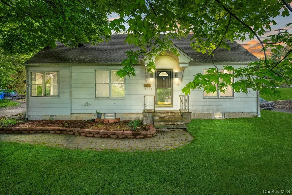 15 Scanlon Avenue Florida NY 10921