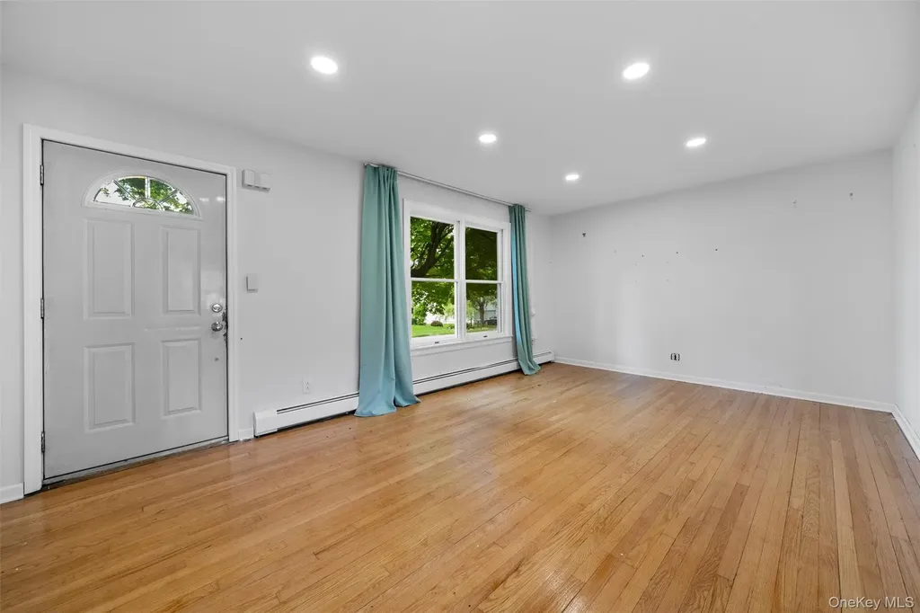 15 Scanlon Avenue Florida NY 10921