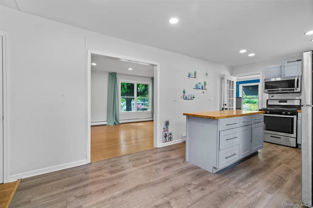 15 Scanlon Avenue Florida NY 10921