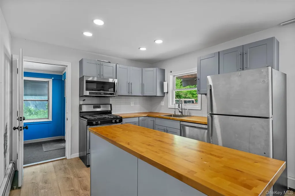 15 Scanlon Avenue Florida NY 10921