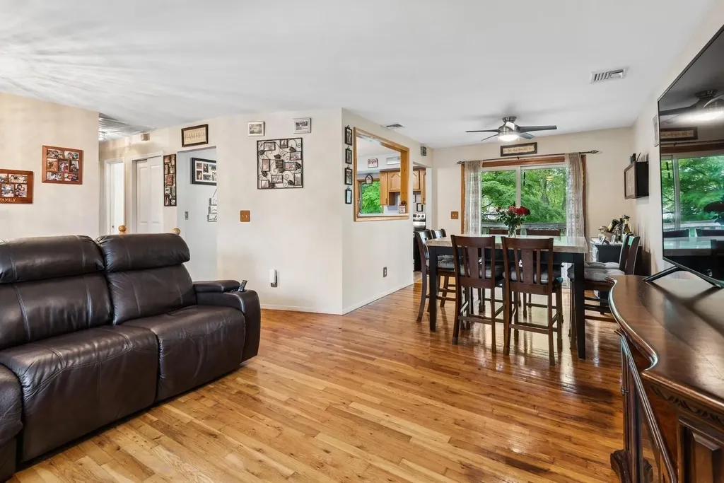 51 Juniper Avenue Ronkonkoma NY 11779