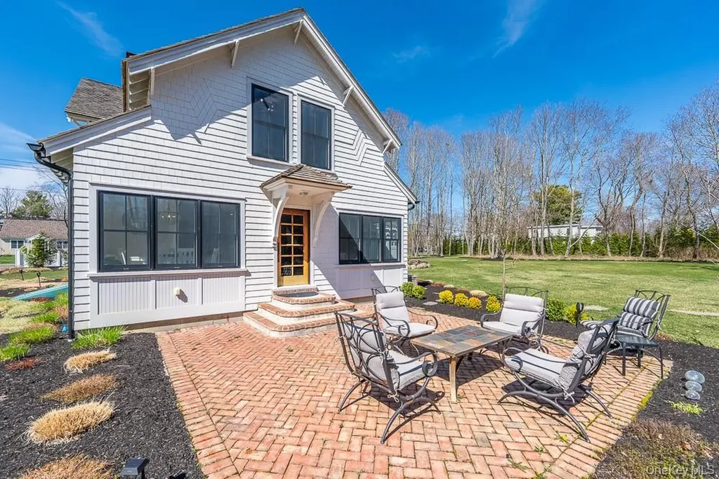 19000 Main Road Mattituck NY 11952