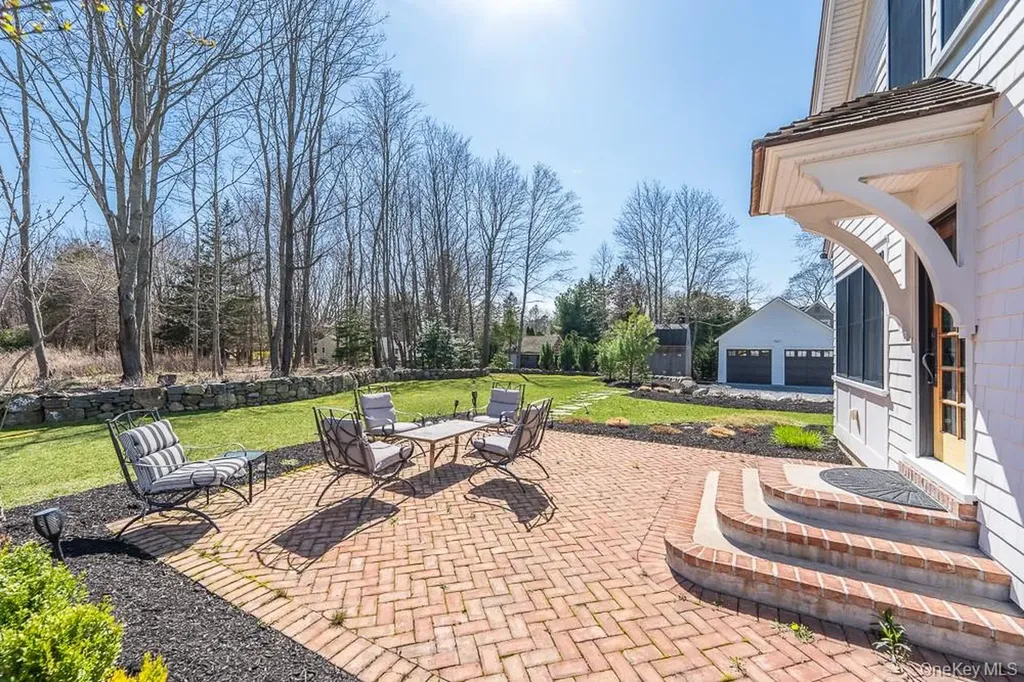 19000 Main Road Mattituck NY 11952