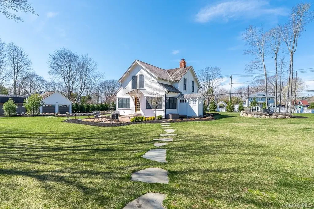 19000 Main Road Mattituck NY 11952