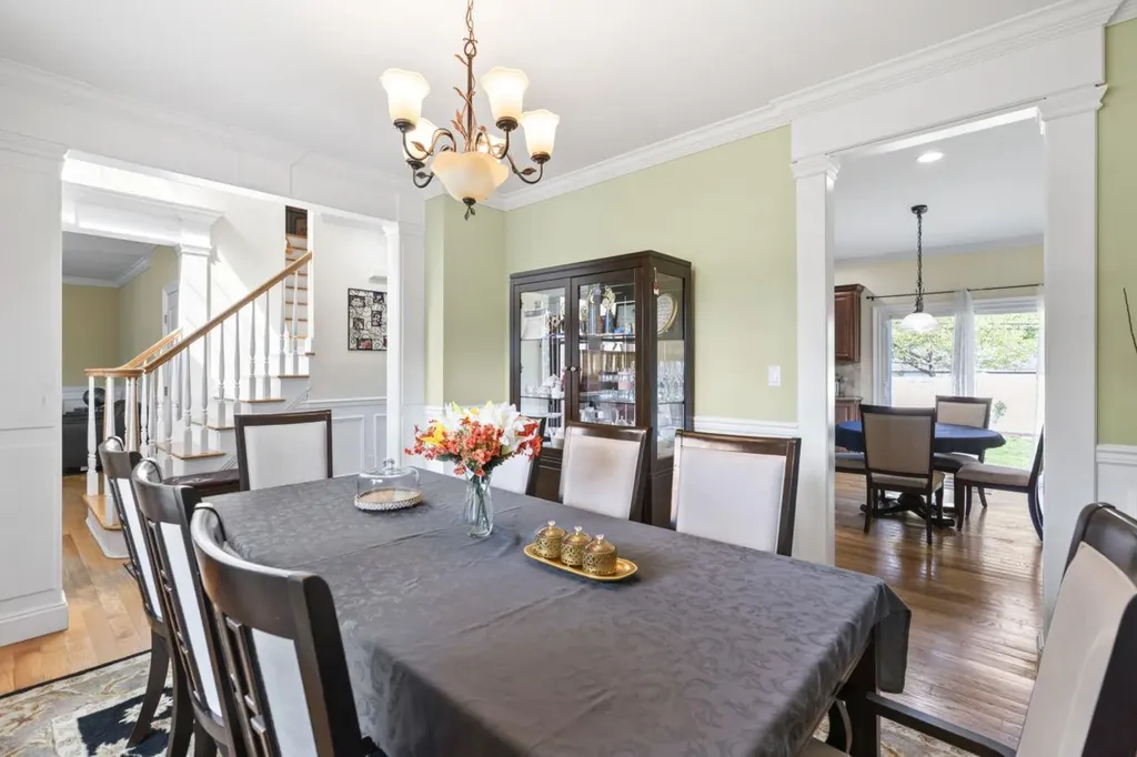 16 Terry Lane Plainview NY 11803