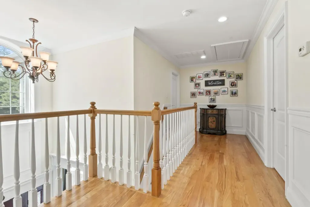 16 Terry Lane Plainview NY 11803