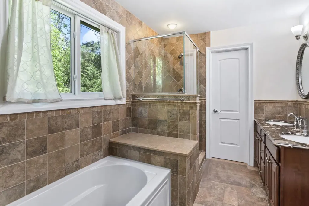 16 Terry Lane Plainview NY 11803