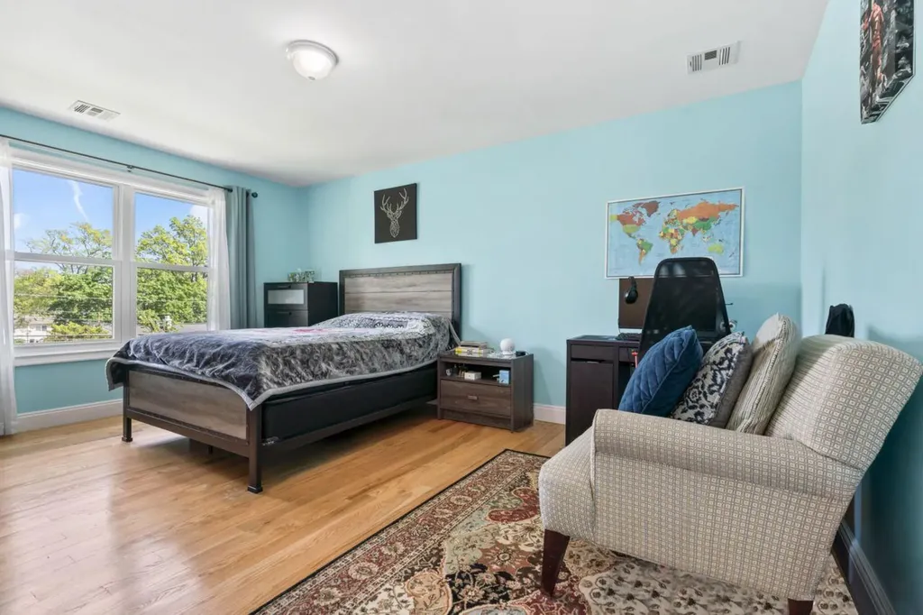 16 Terry Lane Plainview NY 11803