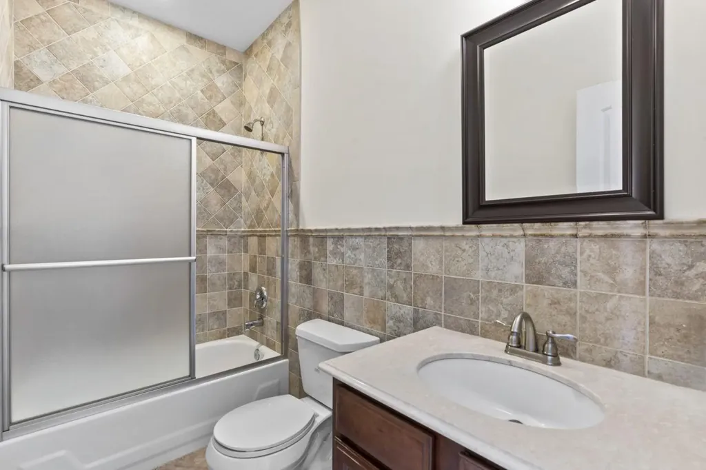 16 Terry Lane Plainview NY 11803
