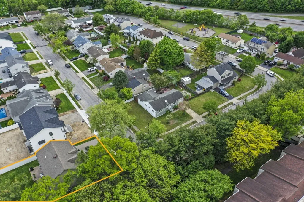 16 Terry Lane Plainview NY 11803