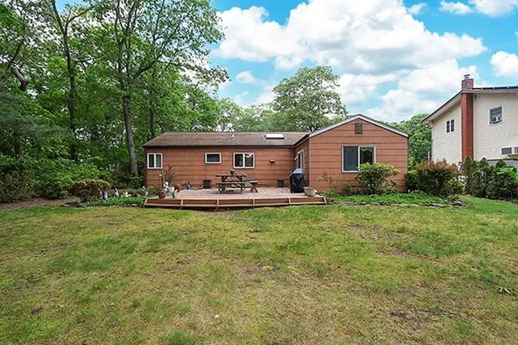14 Belmont Drive Smithtown NY 11787