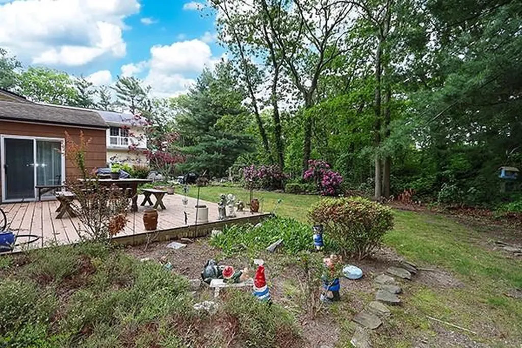 14 Belmont Drive Smithtown NY 11787