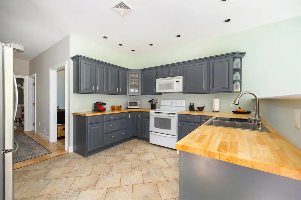 58 Travis Road Hyde Park NY 12538