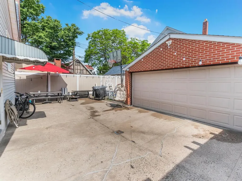 2918 Schley Avenue Bronx NY 10465