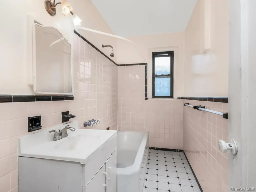 3215 Netherland Avenue Bronx NY 10463