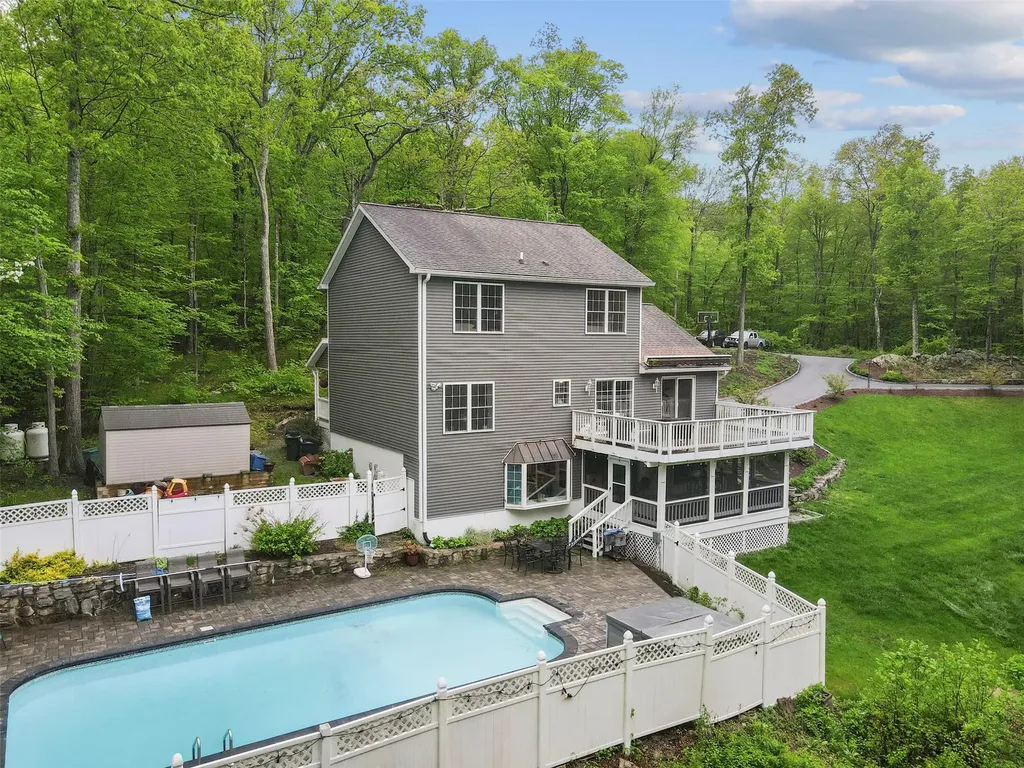 25 Crest Road Cold Spring NY 10516