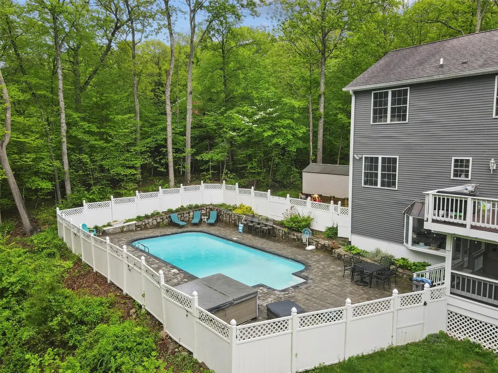25 Crest Road Cold Spring NY 10516