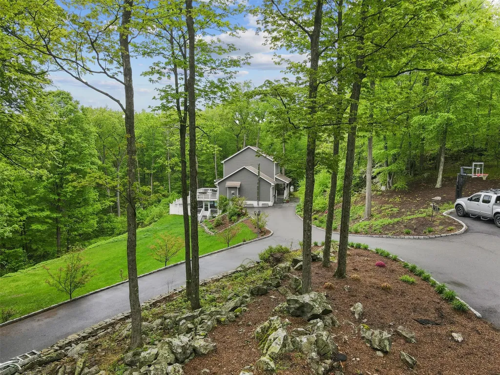 25 Crest Road Cold Spring NY 10516