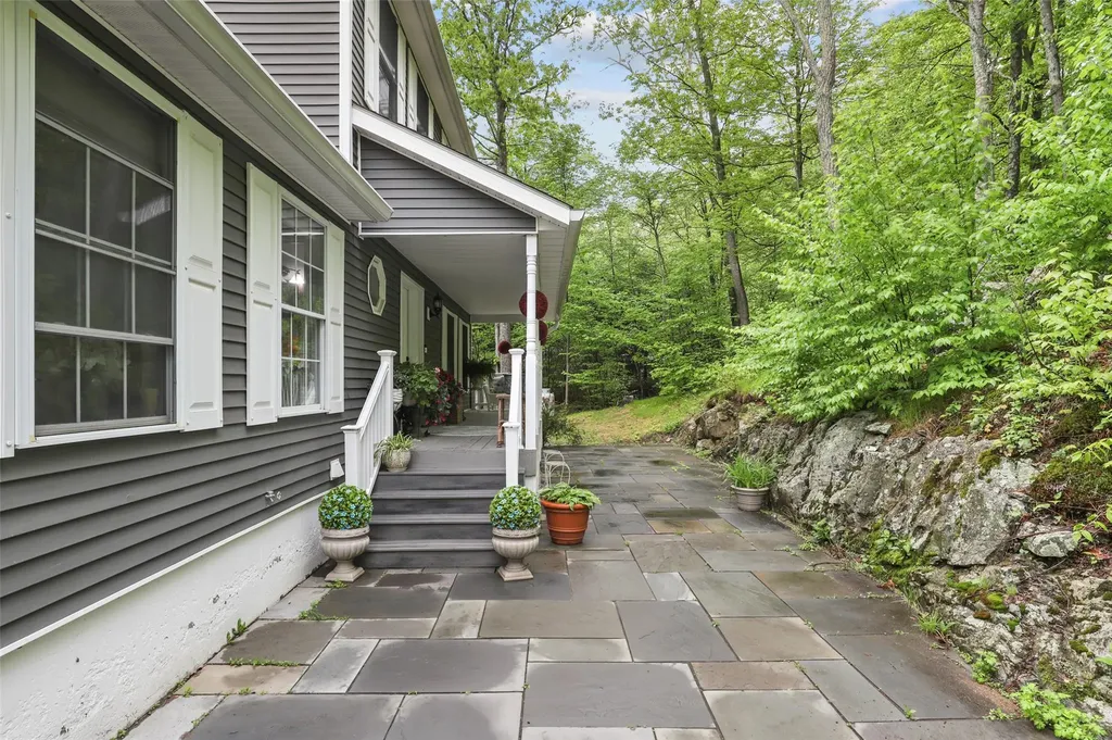 25 Crest Road Cold Spring NY 10516