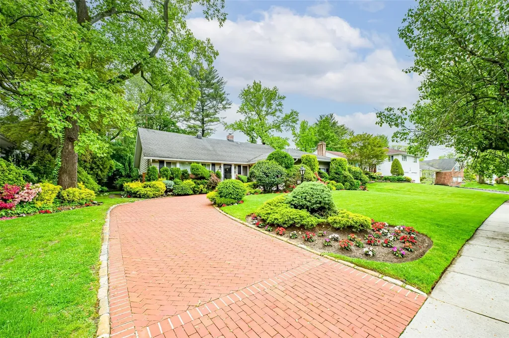 98 Shrub Hollow Road Roslyn NY 11576